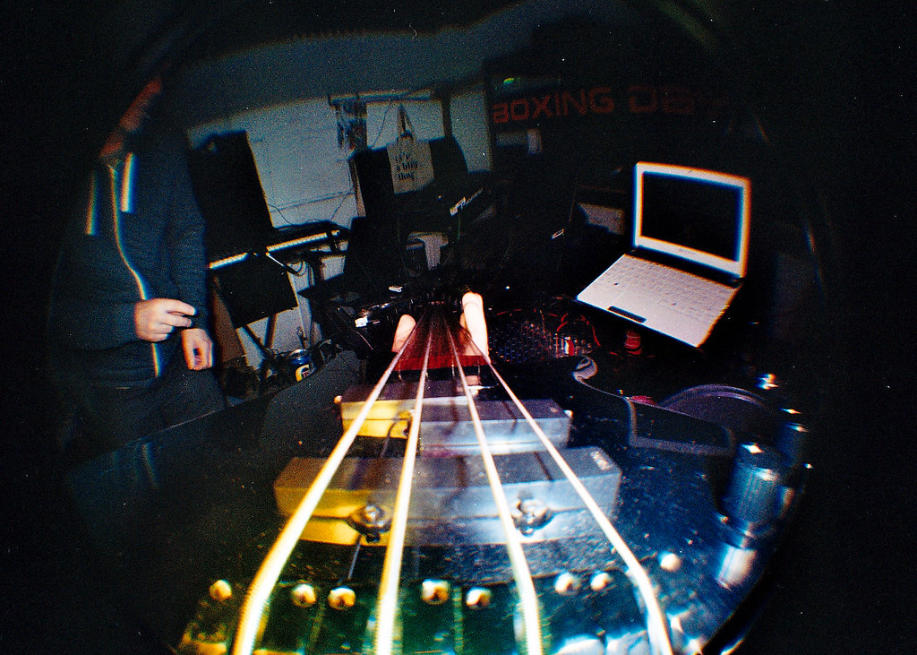 Fretless bass