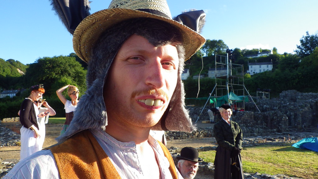 Henry Morris as Bottom